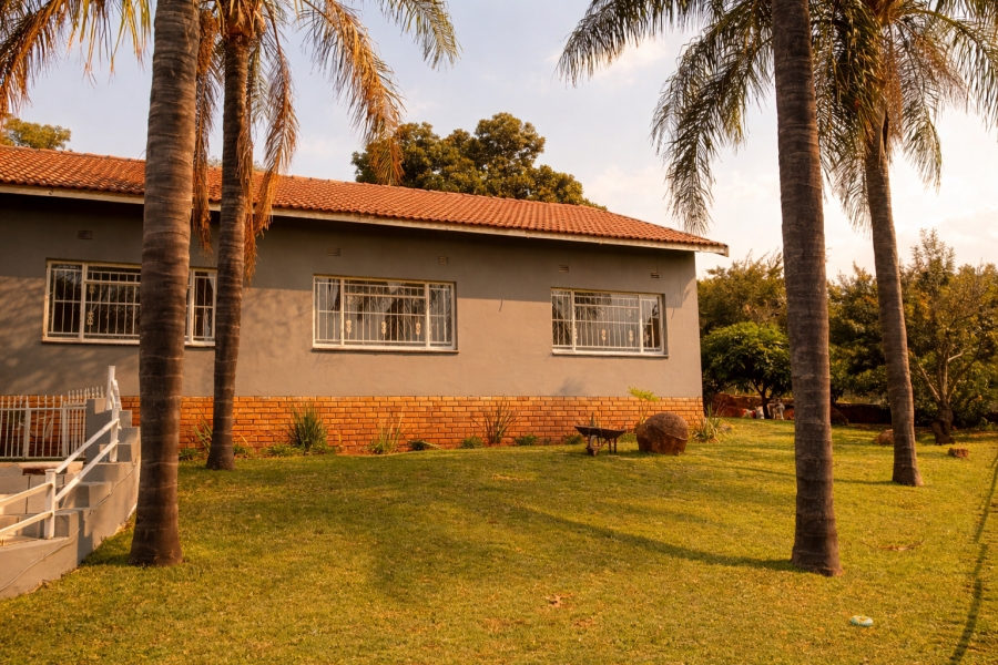 To Let 4 Bedroom Property for Rent in Safari Gardens North West